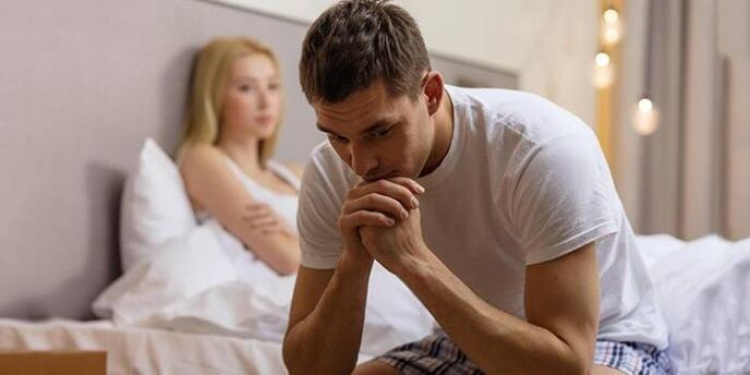 un uomo ha una scarsa potenza dopo l'ingrandimento chirurgico del pene